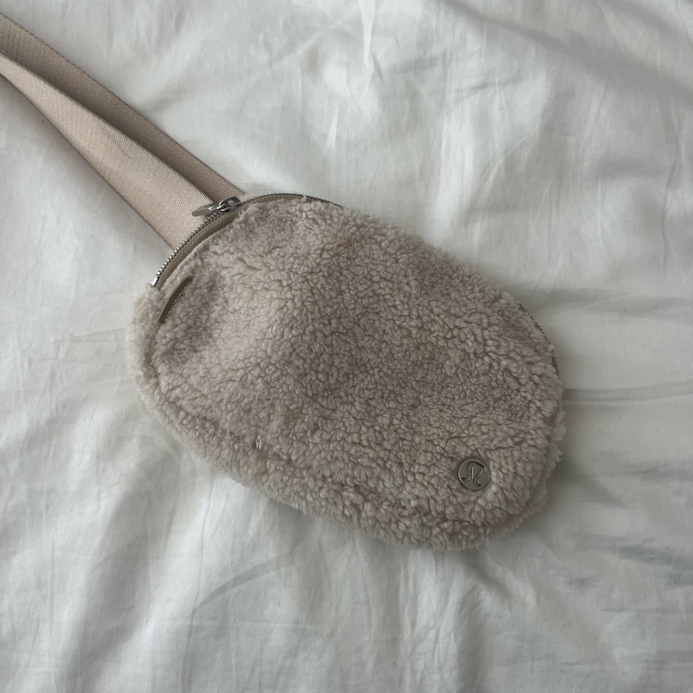 Lulu lemon nude sherpa crossbody
